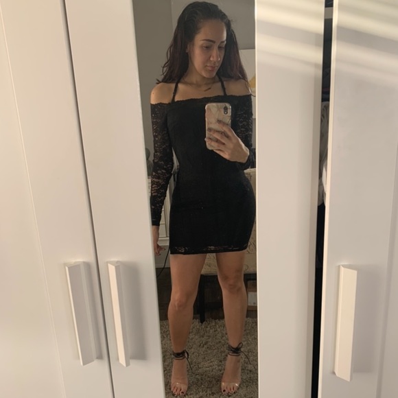 FashionNova// sexy lace dress size small - Picture 4 of 4